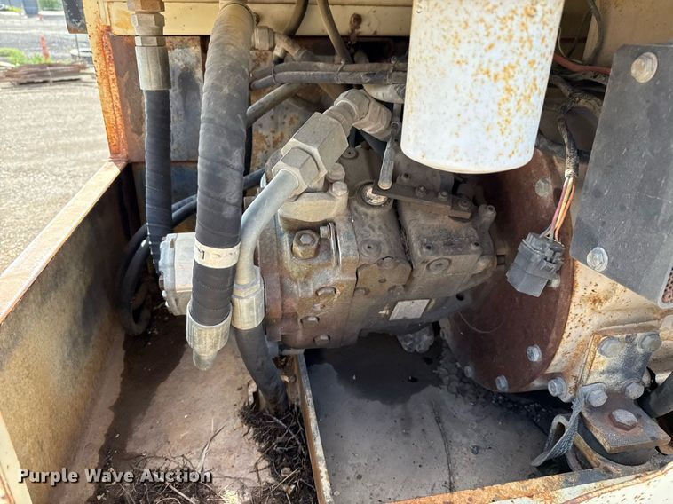 image for item ED5759 2000 Ingersoll-Rand PT-125R pneumatic roller