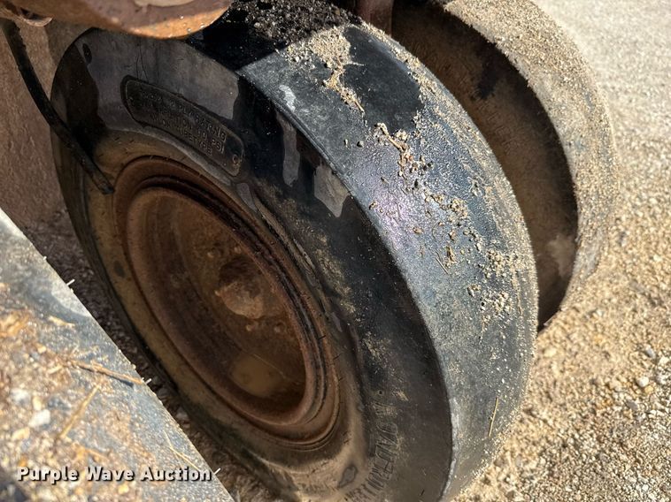 image for item ED5759 2000 Ingersoll-Rand PT-125R pneumatic roller