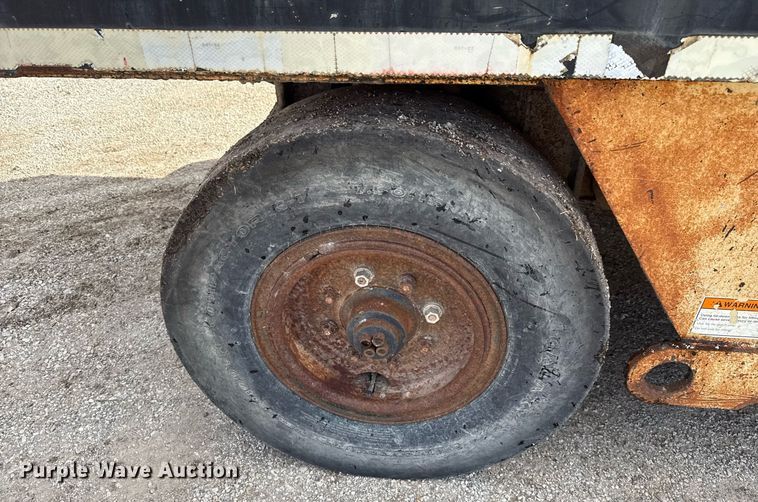 image for item ED5759 2000 Ingersoll-Rand PT-125R pneumatic roller