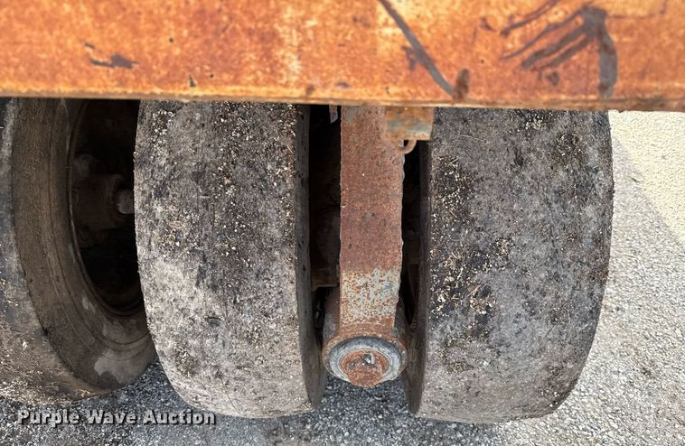 image for item ED5759 2000 Ingersoll-Rand PT-125R pneumatic roller