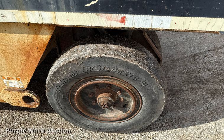 image for item ED5759 2000 Ingersoll-Rand PT-125R pneumatic roller