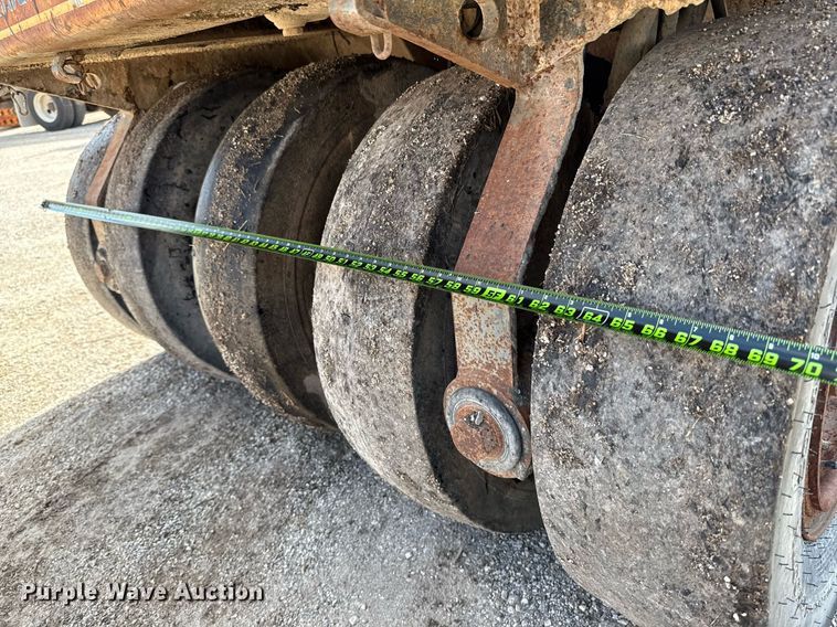 image for item ED5759 2000 Ingersoll-Rand PT-125R pneumatic roller