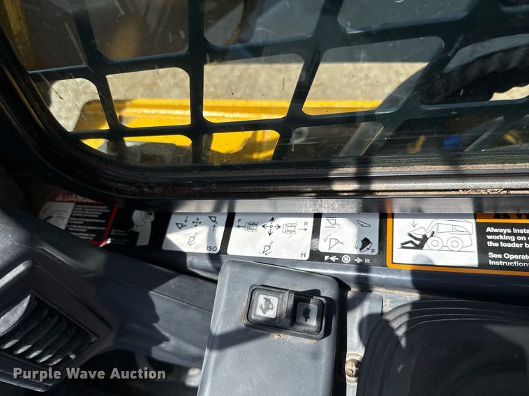 image for item ED5762 2021 John Deere 333G tracked skid steer loader