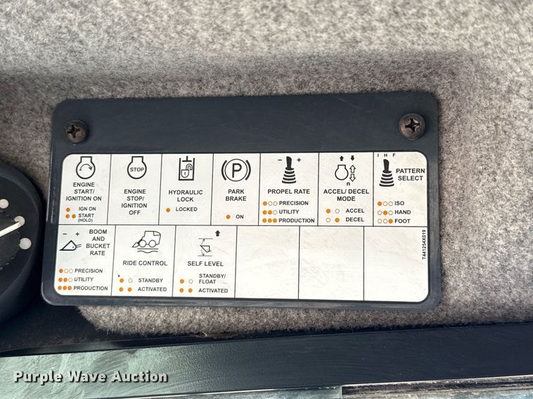 image for item ED5762 2021 John Deere 333G tracked skid steer loader