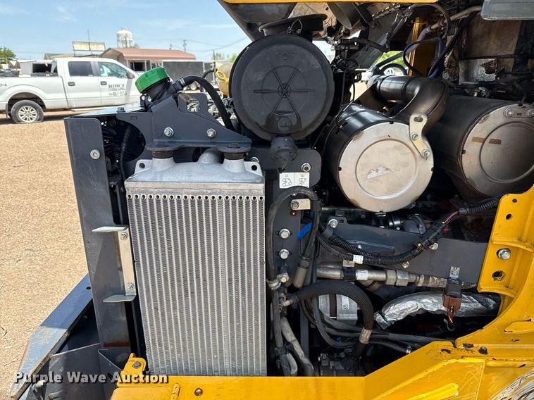 image for item ED5762 2021 John Deere 333G tracked skid steer loader