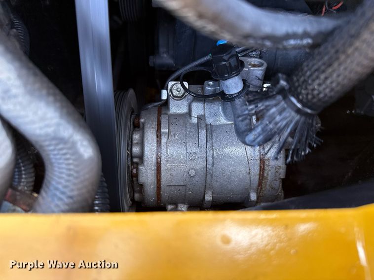 image for item ED5762 2021 John Deere 333G tracked skid steer loader