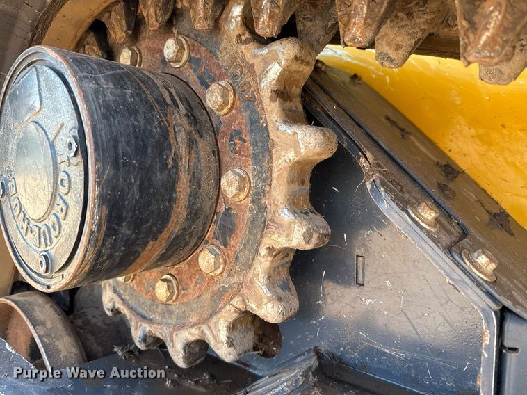 image for item ED5762 2021 John Deere 333G tracked skid steer loader