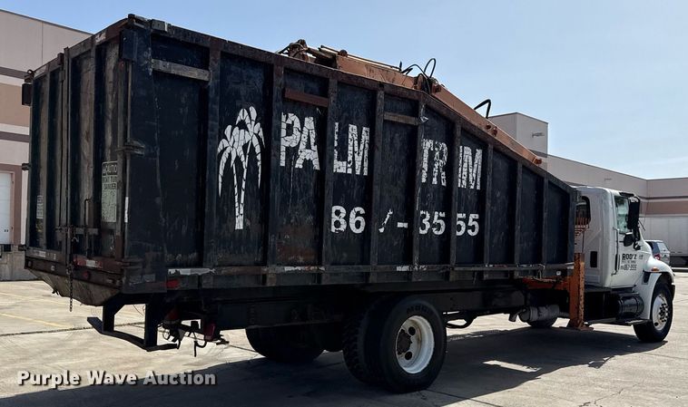 image for item ED5764 2002 International 4400 grapple crane truck