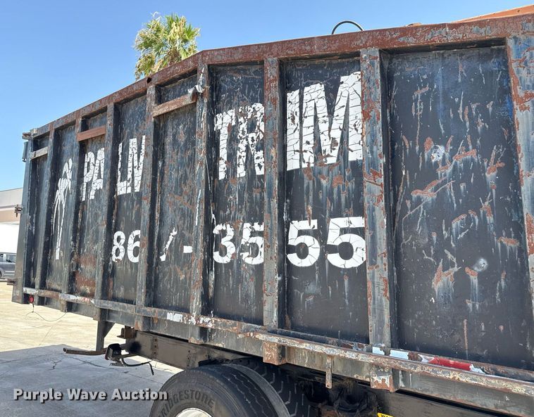 image for item ED5764 2002 International 4400 grapple crane truck