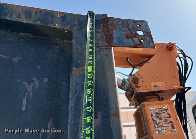 image for item ED5764 2002 International 4400 grapple crane truck