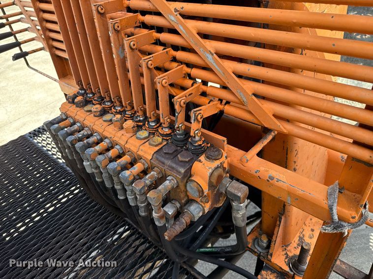 image for item ED5764 2002 International 4400 grapple crane truck