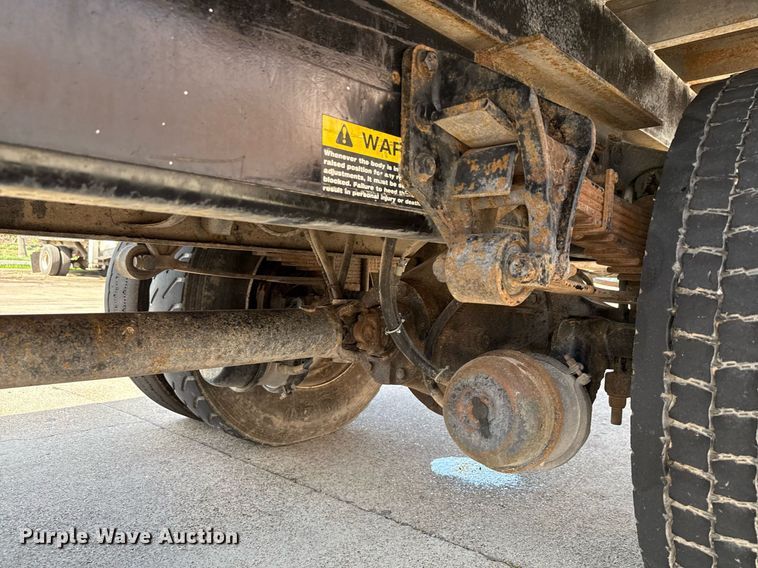 image for item ED5764 2002 International 4400 grapple crane truck