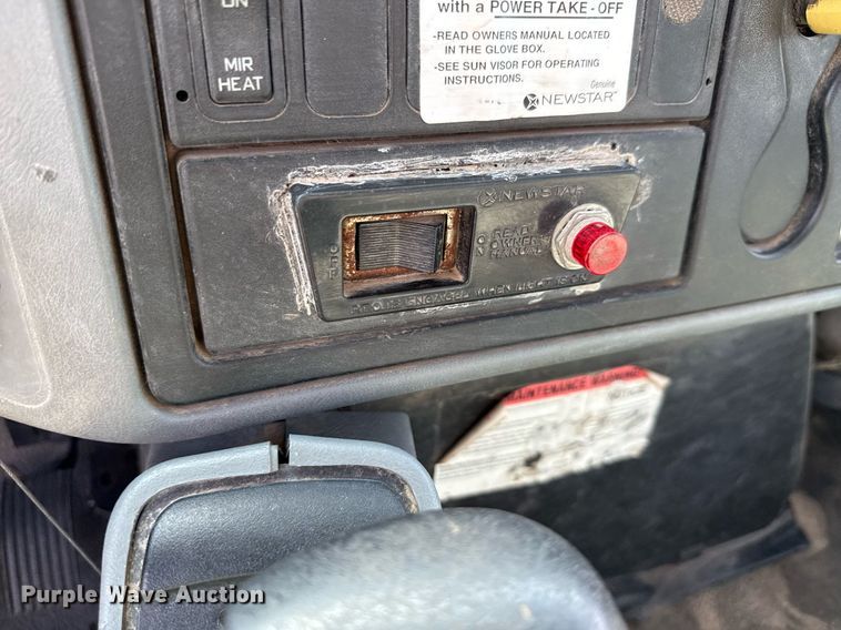 image for item ED5764 2002 International 4400 grapple crane truck