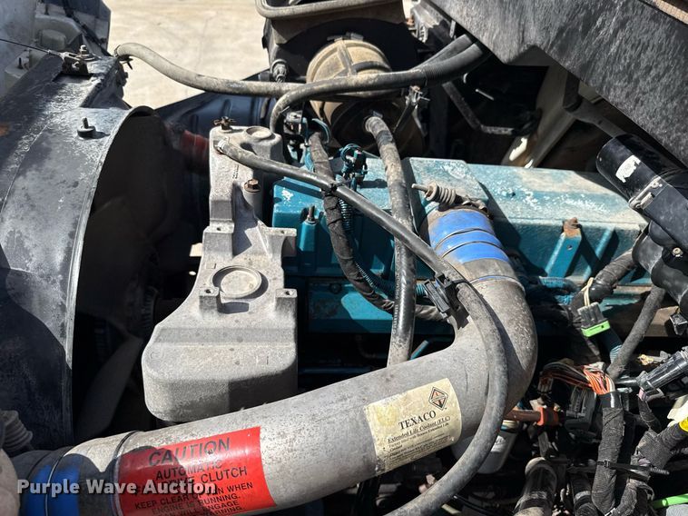 image for item ED5764 2002 International 4400 grapple crane truck