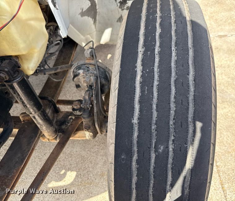 image for item ED5764 2002 International 4400 grapple crane truck