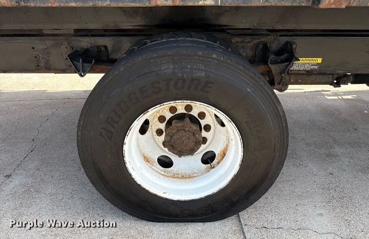 image for item ED5764 2002 International 4400 grapple crane truck