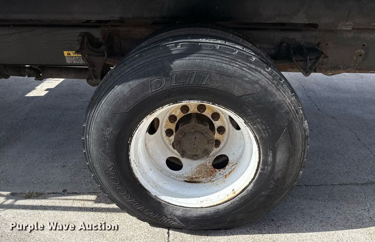 image for item ED5764 2002 International 4400 grapple crane truck