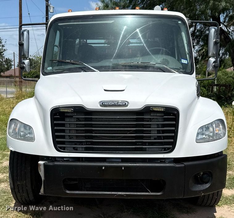 image for item ED5765 2006 Freightliner Business Class M2 grapple crane truck