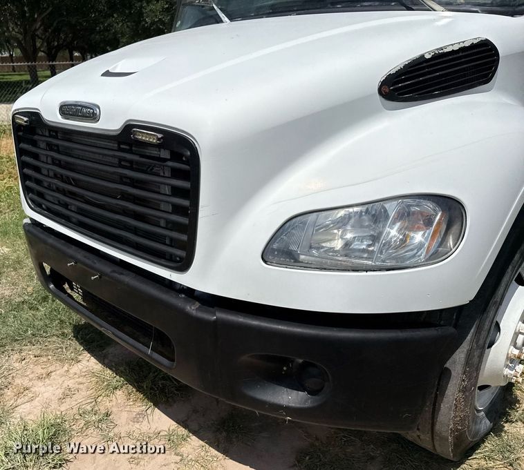 image for item ED5765 2006 Freightliner Business Class M2 grapple crane truck