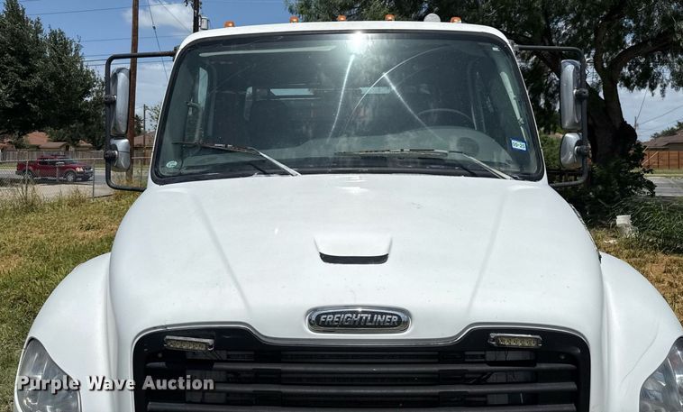 image for item ED5765 2006 Freightliner Business Class M2 grapple crane truck