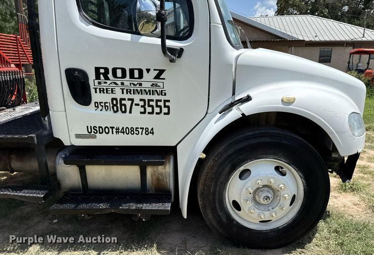 image for item ED5765 2006 Freightliner Business Class M2 grapple crane truck