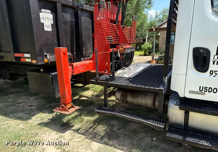 image for item ED5765 2006 Freightliner Business Class M2 grapple crane truck