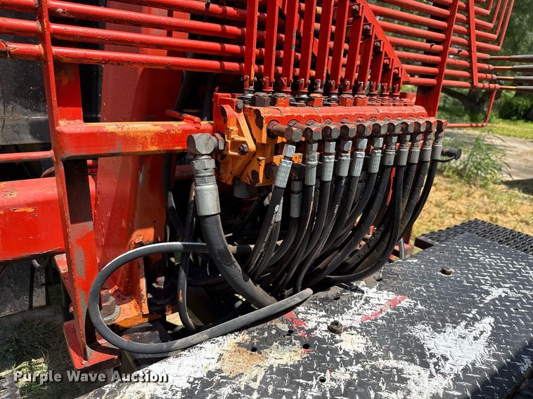 image for item ED5765 2006 Freightliner Business Class M2 grapple crane truck