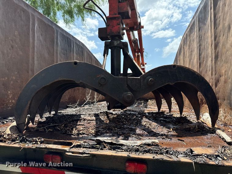 image for item ED5765 2006 Freightliner Business Class M2 grapple crane truck