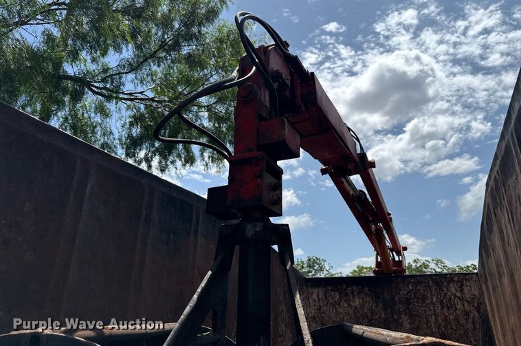 image for item ED5765 2006 Freightliner Business Class M2 grapple crane truck