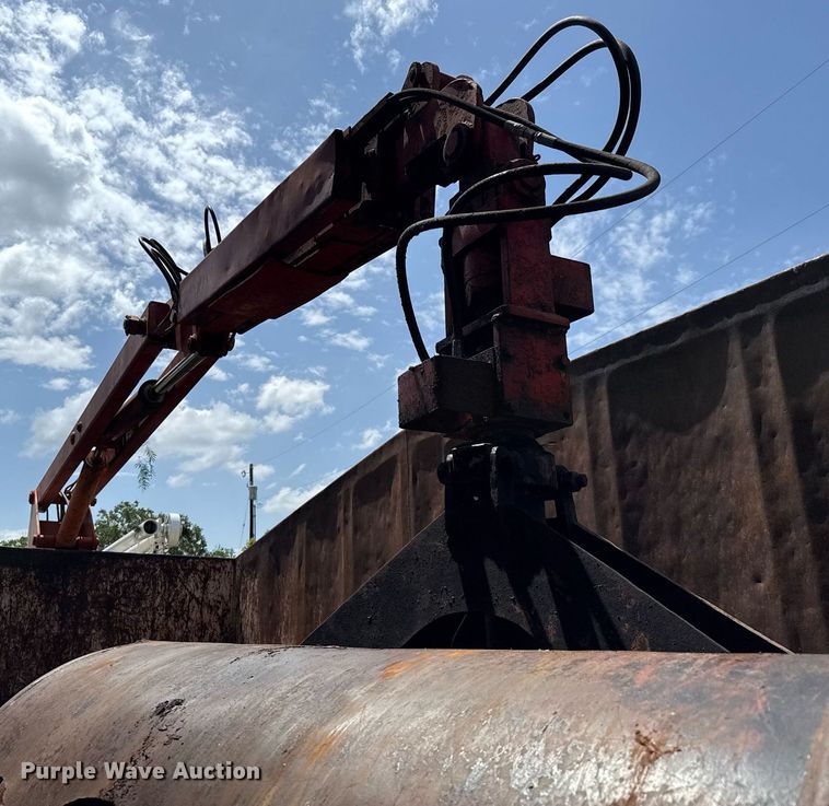 image for item ED5765 2006 Freightliner Business Class M2 grapple crane truck