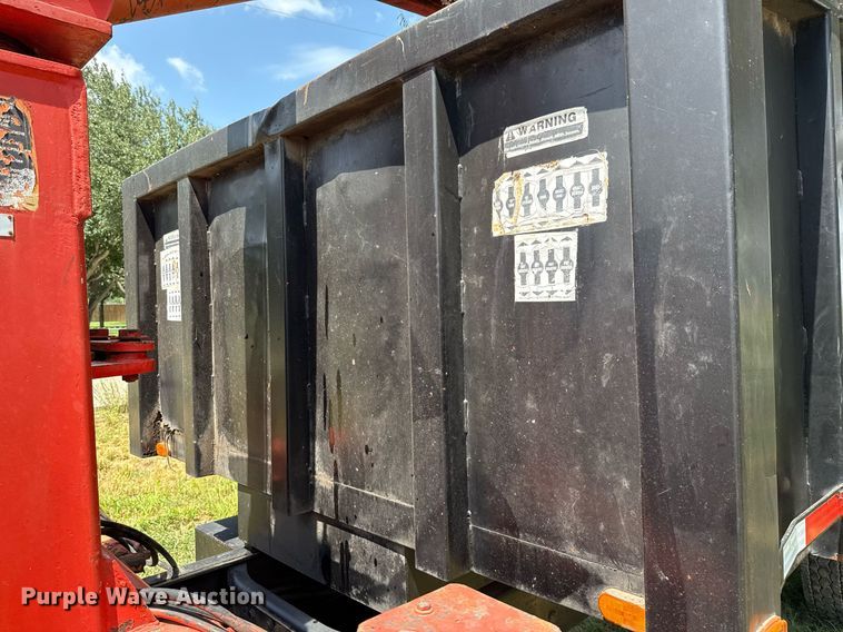 image for item ED5765 2006 Freightliner Business Class M2 grapple crane truck