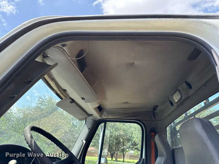 image for item ED5765 2006 Freightliner Business Class M2 grapple crane truck