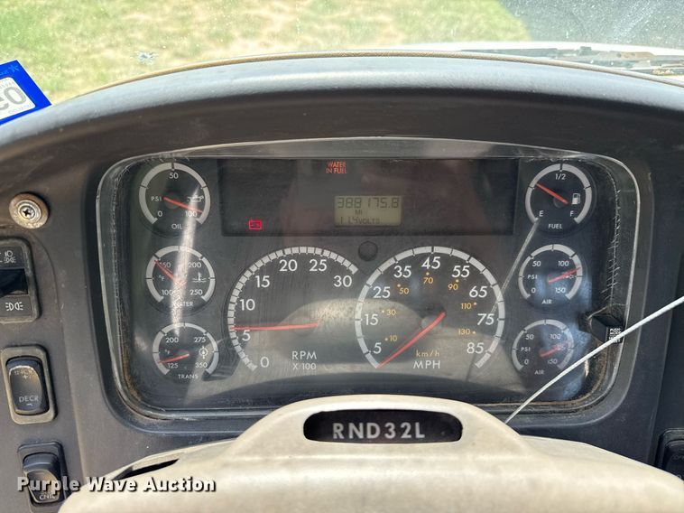 image for item ED5765 2006 Freightliner Business Class M2 grapple crane truck