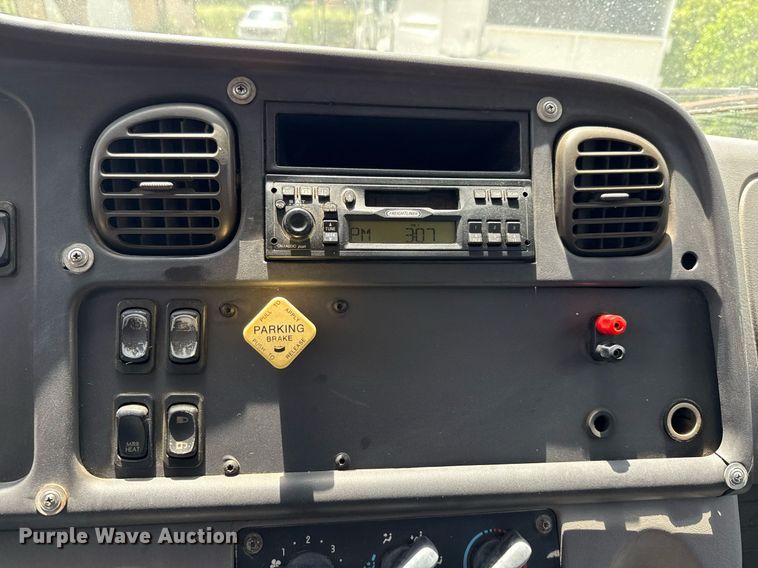 image for item ED5765 2006 Freightliner Business Class M2 grapple crane truck