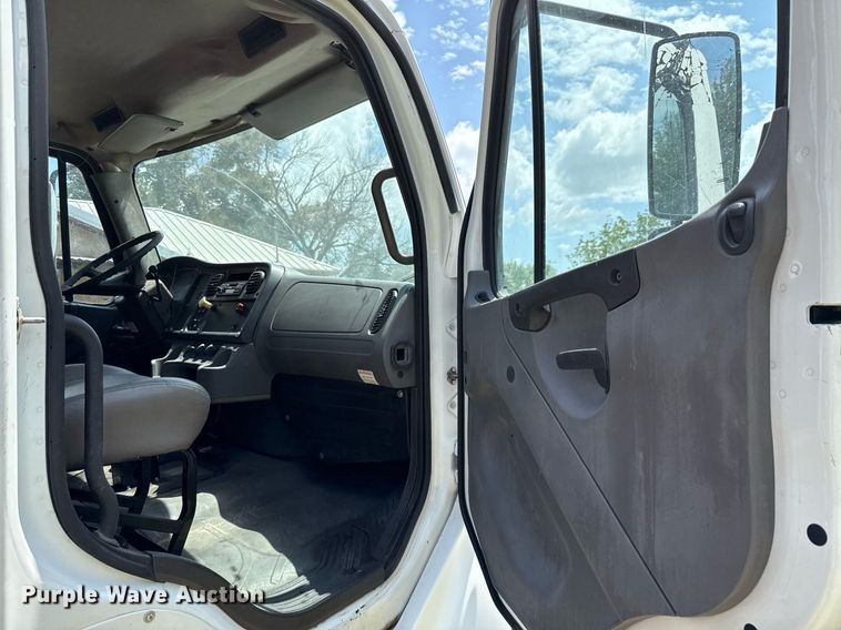 image for item ED5765 2006 Freightliner Business Class M2 grapple crane truck