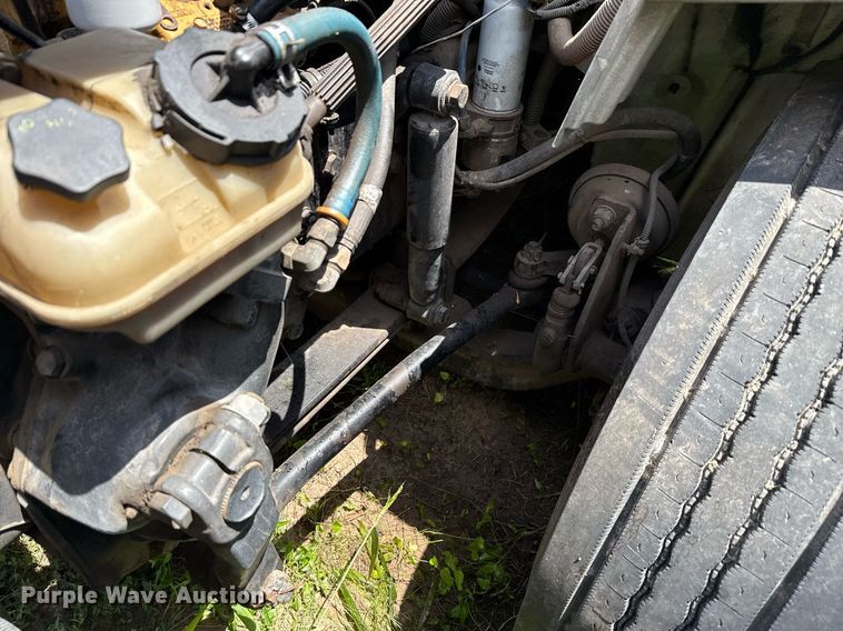 image for item ED5765 2006 Freightliner Business Class M2 grapple crane truck