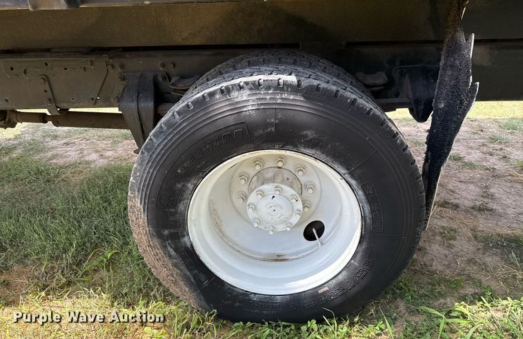 image for item ED5765 2006 Freightliner Business Class M2 grapple crane truck