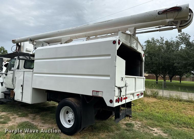 image for item ED5766 2002 International 4400 forestry bucket truck