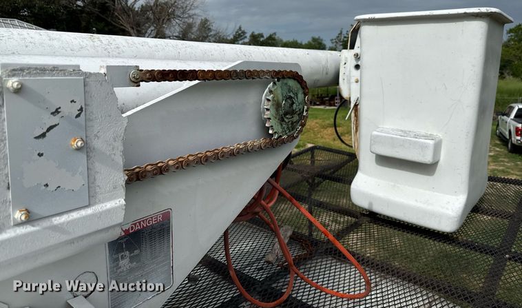 image for item ED5766 2002 International 4400 forestry bucket truck