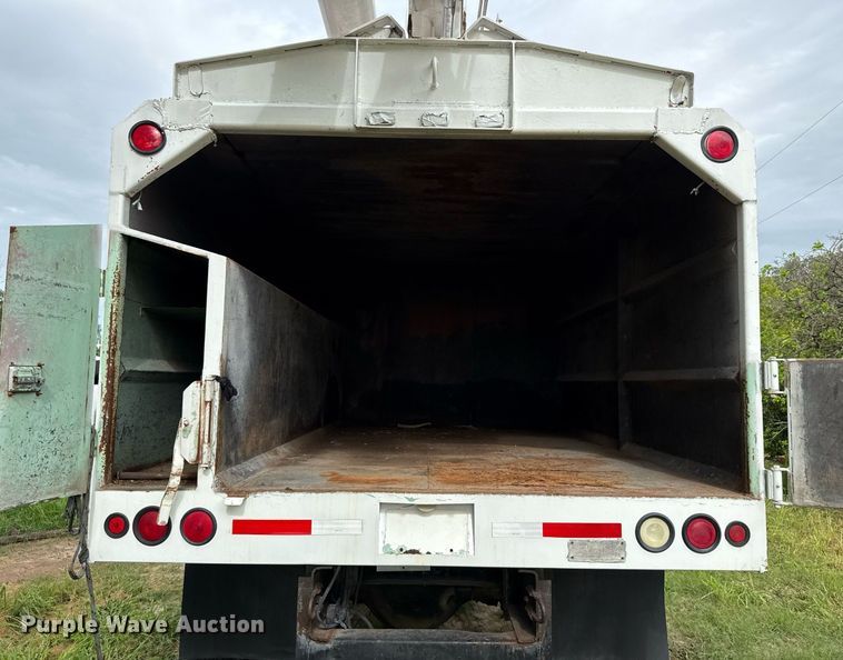 image for item ED5766 2002 International 4400 forestry bucket truck