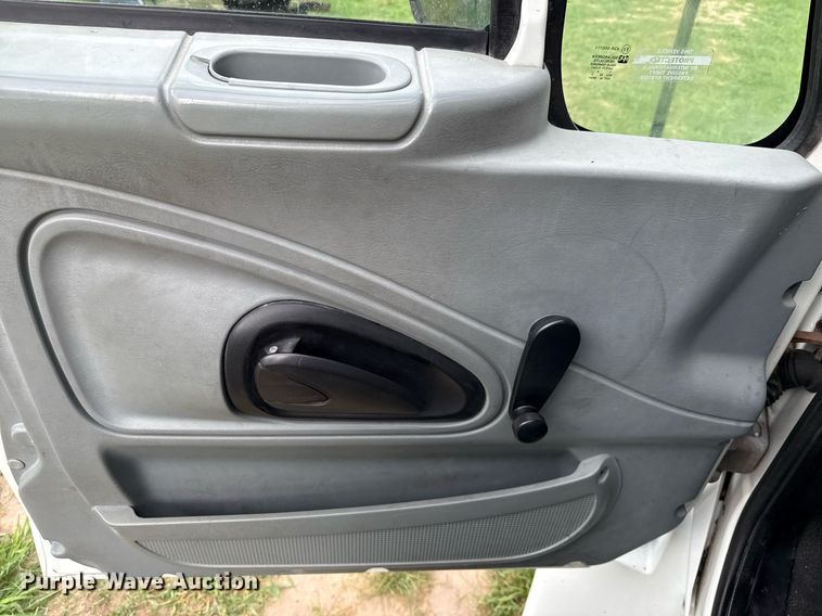 image for item ED5766 2002 International 4400 forestry bucket truck