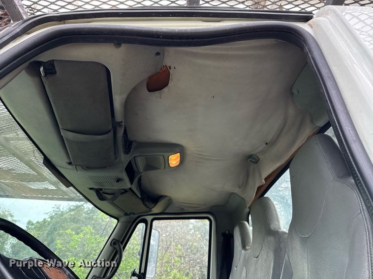 image for item ED5766 2002 International 4400 forestry bucket truck