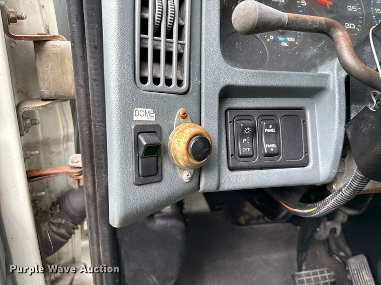 image for item ED5766 2002 International 4400 forestry bucket truck