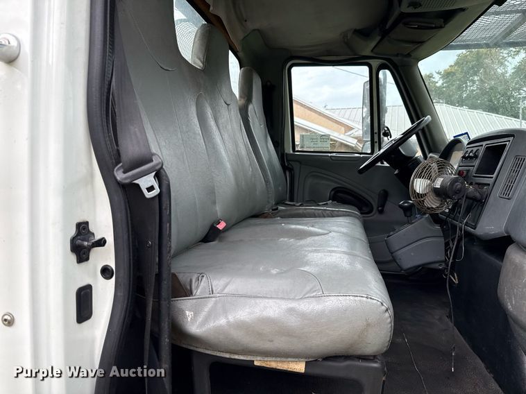 image for item ED5766 2002 International 4400 forestry bucket truck