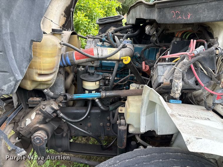 image for item ED5766 2002 International 4400 forestry bucket truck