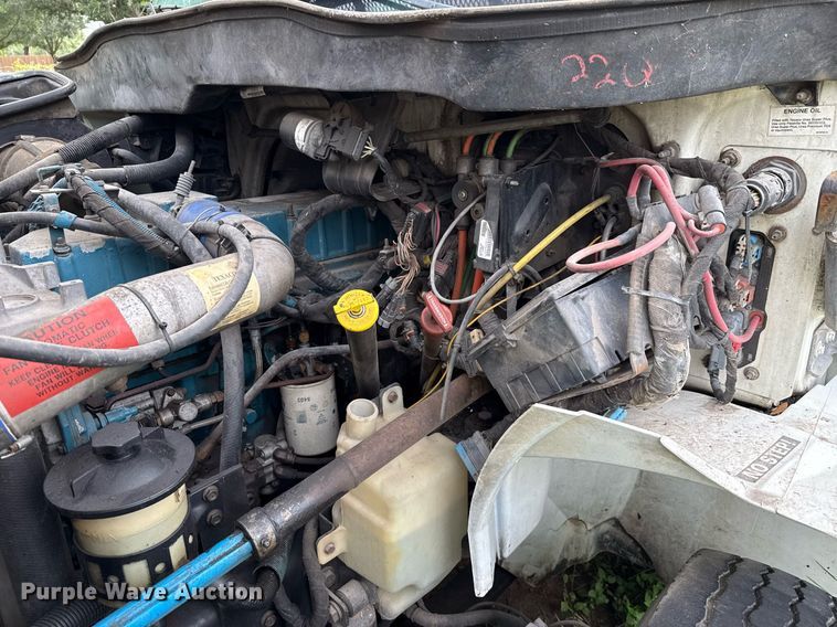 image for item ED5766 2002 International 4400 forestry bucket truck