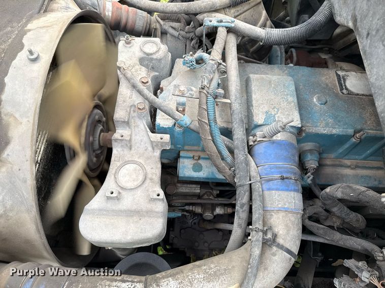 image for item ED5766 2002 International 4400 forestry bucket truck