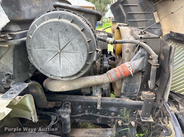 image for item ED5766 2002 International 4400 forestry bucket truck