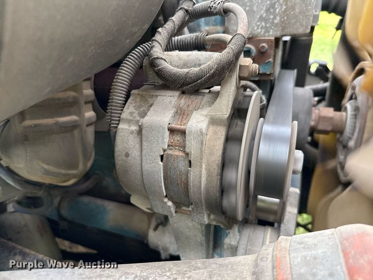 image for item ED5766 2002 International 4400 forestry bucket truck