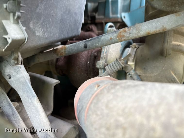 image for item ED5766 2002 International 4400 forestry bucket truck